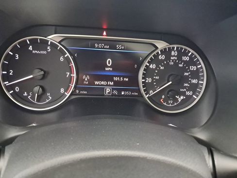 Used 2025 Nissan Sentra SV w/ SV Premium Package image 17