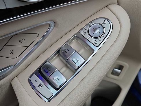 Used 2021 Mercedes-Benz GLC 300 4MATIC image 29