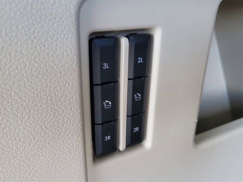 Used 2019 Lincoln Navigator Reserve image 9