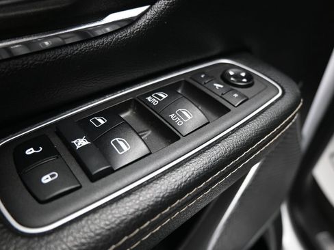 Used 2021 RAM 1500 Laramie AWD/4WD image 11