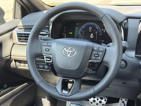 New 2026 Toyota Camry Hybrid FWD image 24