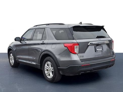 Used 2021 Ford Explorer XLT image 13