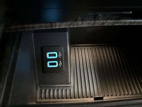 Certified 2017 Ford F250 Lariat w/ Chrome Package image 24