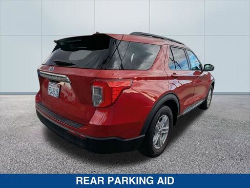 Certified 2022 Ford Explorer XLT image 5