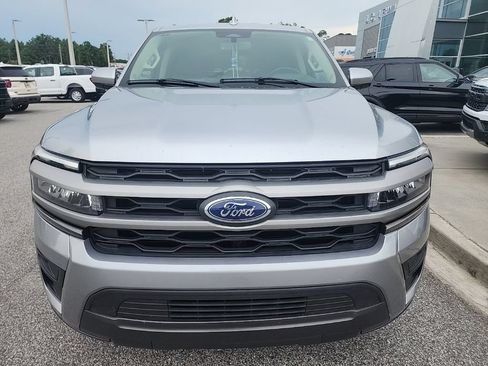 Used 2023 Ford Expedition XLT RWD image 2