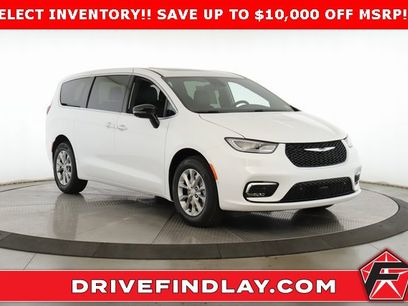 New 2026 Chrysler Pacifica Select