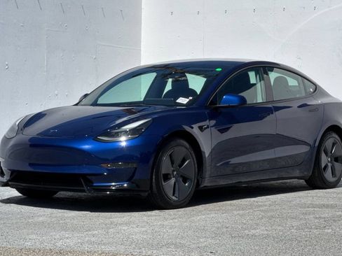 Used 2023 Tesla Model 3 Standard Range RWD image 7