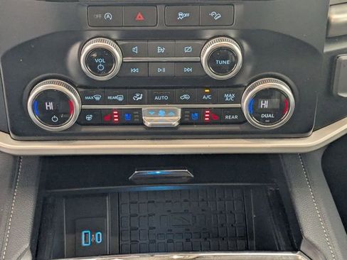 Used 2024 Ford Expedition Max XLT image 22