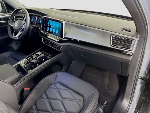 New 2026 Volkswagen Atlas Cross Sport SE AWD/4WD image 30