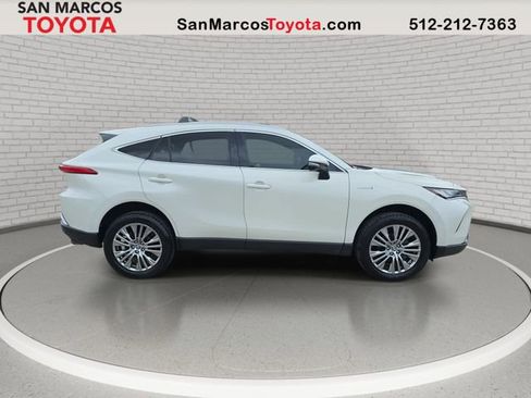 Used 2021 Toyota Venza XLE w/ Softex Package AWD/4WD image 5
