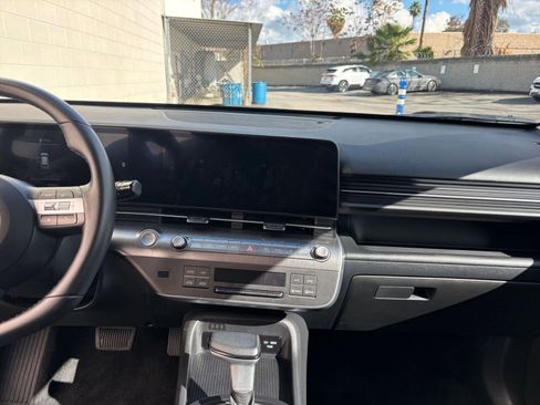 Used 2025 Hyundai Kona SEL image 18