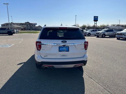 Used 2016 Ford Explorer XLT w/ Equipment Group 202A AWD/4WD image 6