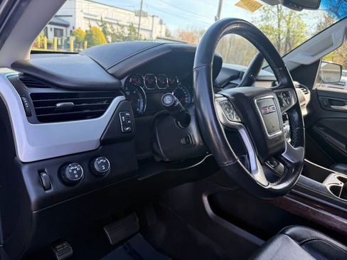 Used 2019 GMC Yukon SLT w/ Open Road Package image 12