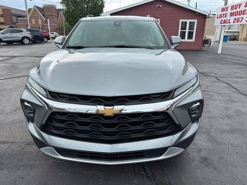 Used 2024 Chevrolet Blazer LT FWD image 2