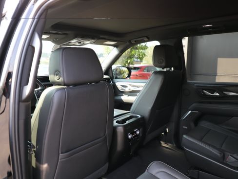 Used 2021 GMC Yukon Denali w/ Denali Premium Package AWD/4WD image 14