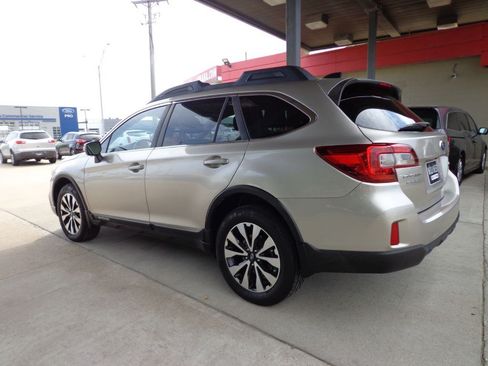Used 2016 Subaru Outback 3.6R Limited AWD/4WD image 6