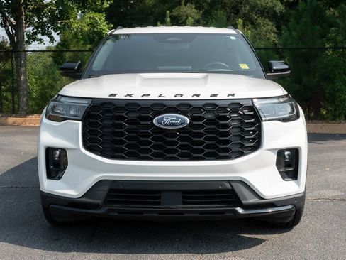 Used 2025 Ford Explorer ST-Line w/ Premium Package RWD image 4
