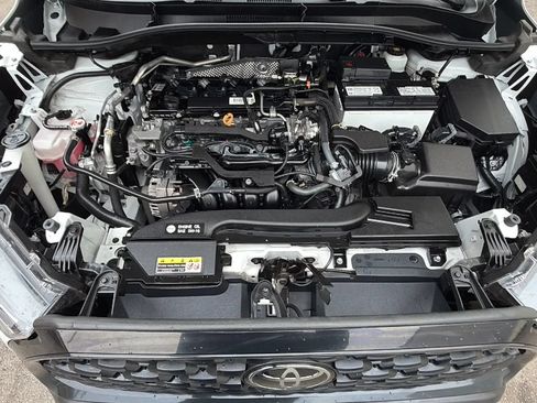 Used 2023 Toyota Corolla Cross LE AWD/4WD image 24
