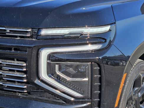 New 2026 Chevrolet Suburban High Country AWD/4WD image 5