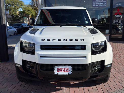 Used 2024 Land Rover Defender 130 X-Dynamic SE image 2
