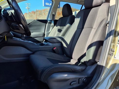 Used 2020 Subaru Outback Premium image 6