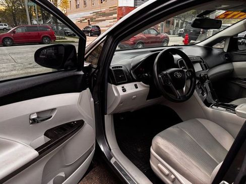 Used 2014 Toyota Venza LE image 8