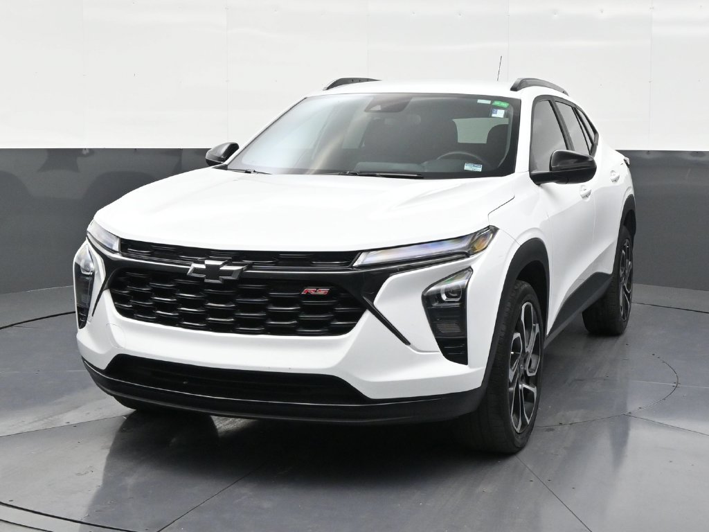 Used 2026 Chevrolet Trax RS w/ Sunroof Package FWD image 8