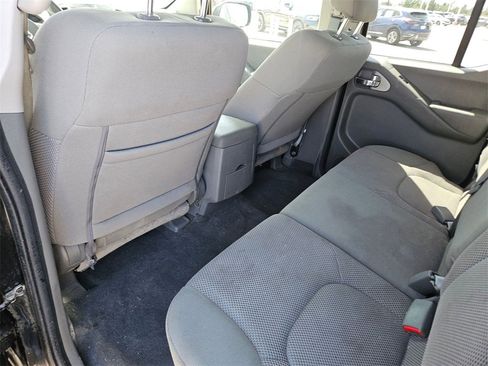 Used 2019 Nissan Frontier SV image 12