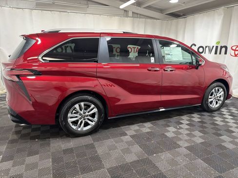 Used 2026 Toyota Sienna Limited AWD/4WD image 10