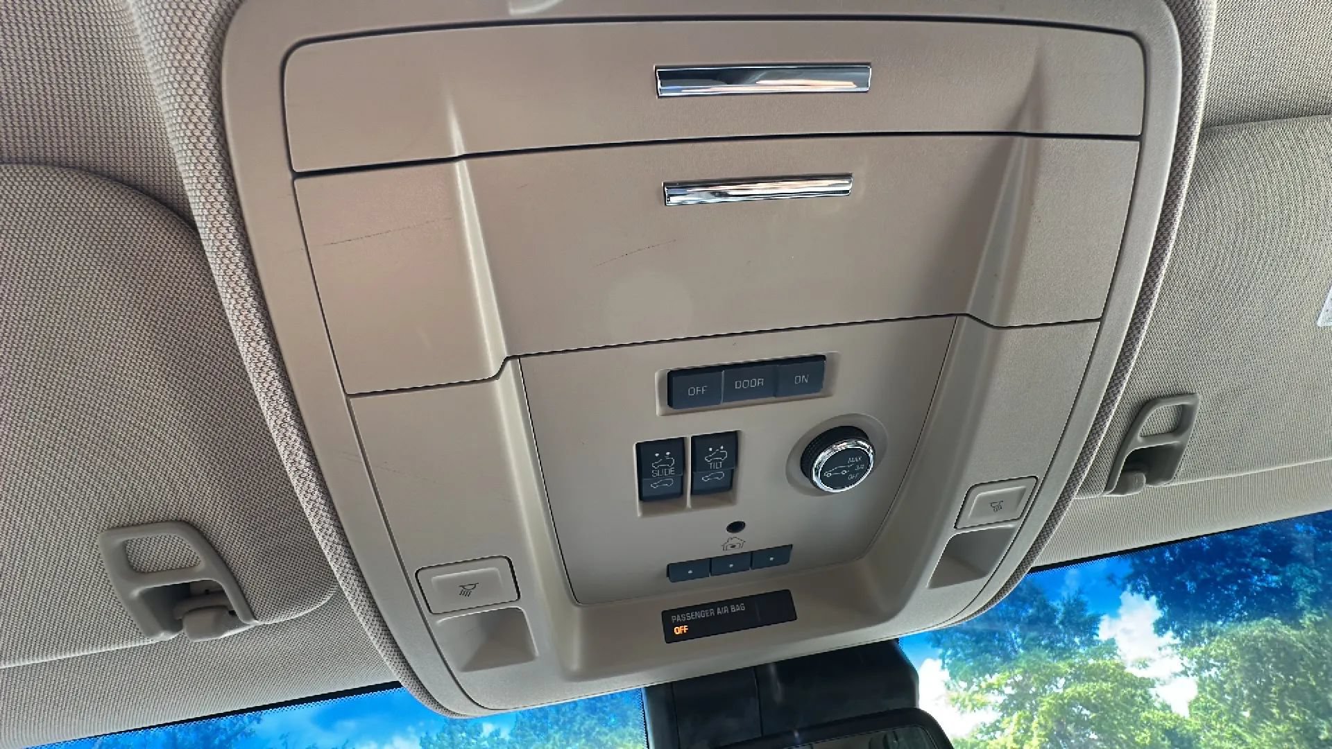 Used 2018 GMC Yukon SLT w/ Open Road Package AWD/4WD image 18