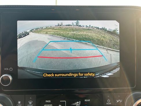 Used 2023 Toyota Highlander XSE FWD image 17