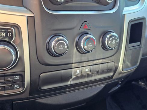 Used 2018 RAM 1500 Classic SLT AWD/4WD image 25