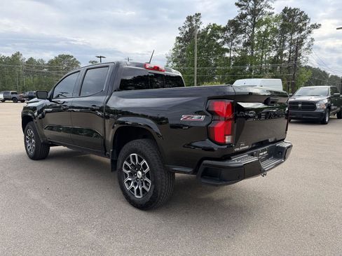 Used 2023 Chevrolet Colorado Z71 w/ Z71 Convenience Package 2 AWD/4WD image 4