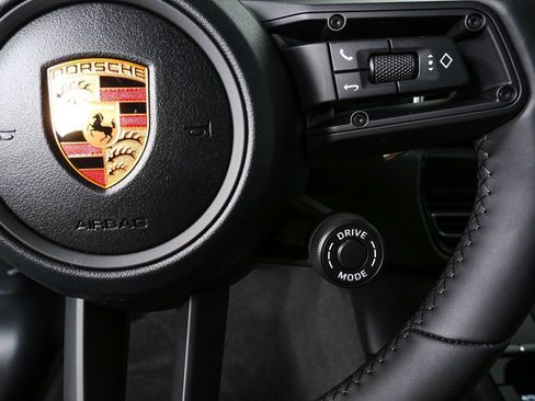 New 2026 Porsche Macan GTS image 11