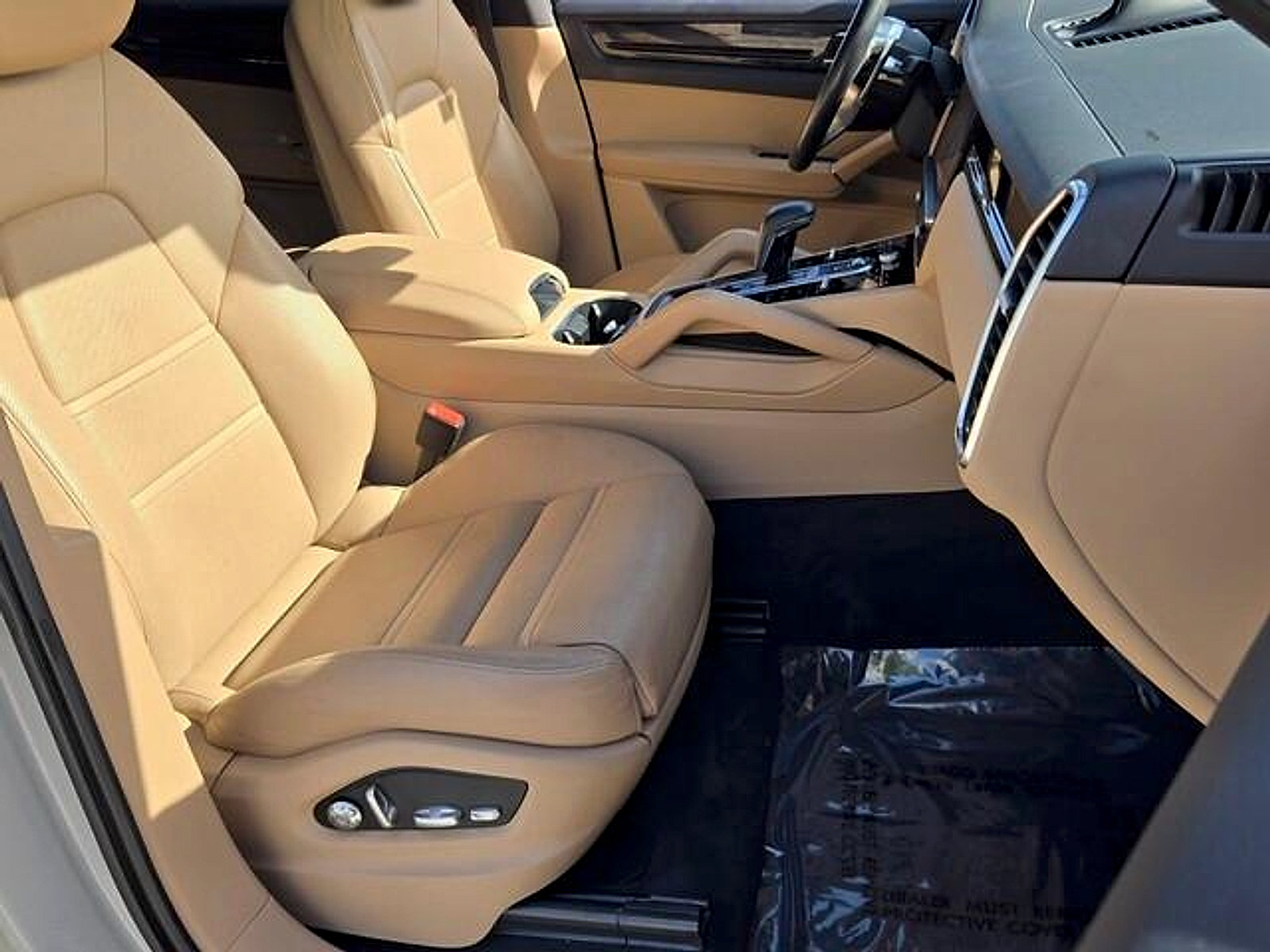 Used 2021 Porsche Cayenne AWD/4WD image 16