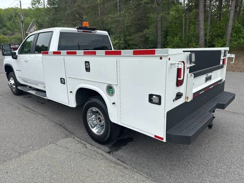 Used 2023 Chevrolet Silverado 3500 LT w/ Convenience Package AWD/4WD image 5