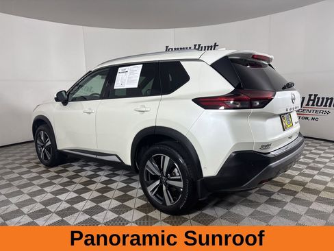 Used 2023 Nissan Rogue SL w/ SL Premium Package image 7