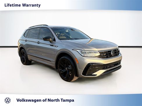 Used 2023 Volkswagen Tiguan SE R-Line image 1
