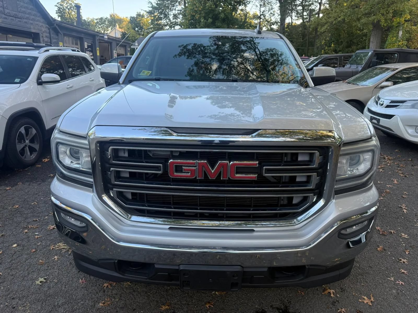 Used 2016 GMC Sierra 1500 SLE w/ SLE Value Package AWD/4WD image 2