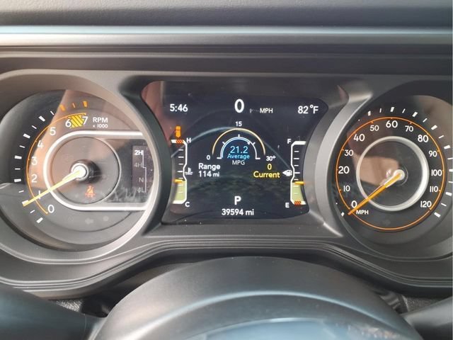 Used 2025 Jeep Wrangler Unlimited Sahara AWD/4WD image 21