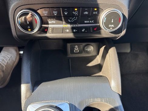 Used 2024 Ford Escape ST-Line image 23