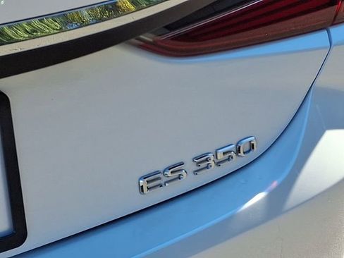 Used 2024 Lexus ES 350 image 39