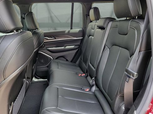 New 2026 Jeep Grand Cherokee Limited AWD/4WD image 8