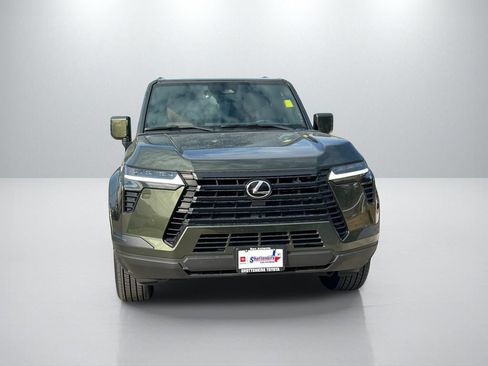 Used 2025 Lexus GX 550 w/ Accessory Package (31) AWD/4WD image 2