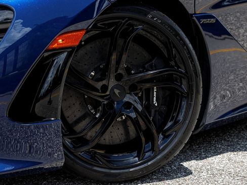 Used 2025 McLaren 750S RWD image 40