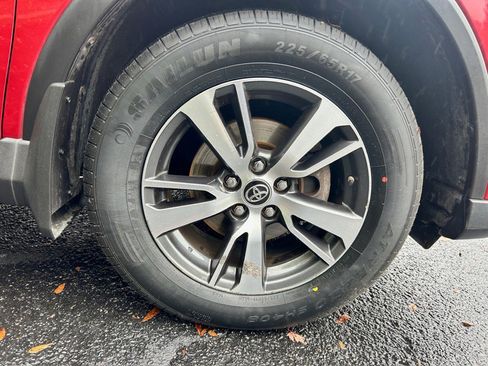 Used 2017 Toyota RAV4 XLE image 14