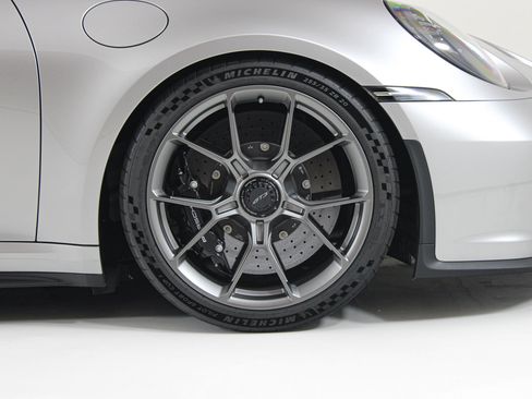 Used 2024 Porsche 911 GT3 RWD image 18