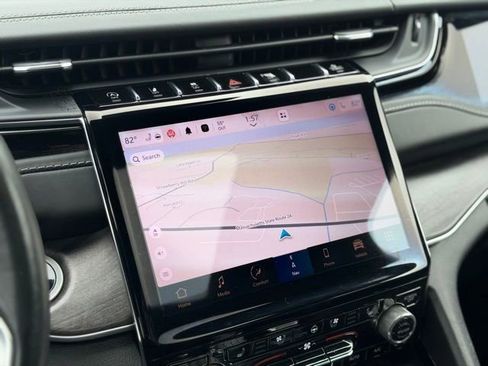 Used 2022 Jeep Grand Cherokee Overland w/ Luxury Tech Group IV image 23