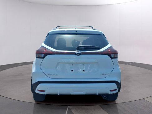 Used 2023 Nissan Kicks SR w/ SR Premium Package FWD image 4
