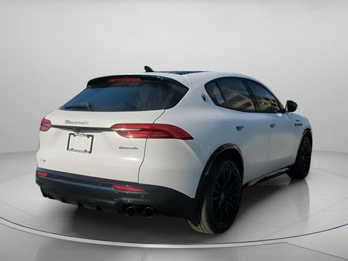 Used 2025 Maserati Grecale Modena image 27